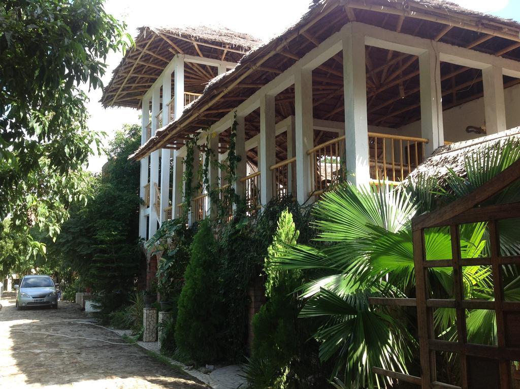 Mangga Lodge 비라 외부 사진