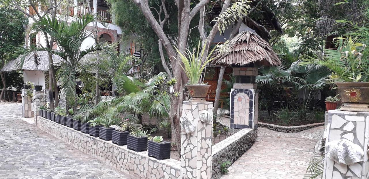 Mangga Lodge 비라 외부 사진